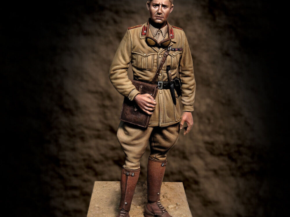 ITALIAN officer Libia 1940 1/35 ROYALMODEL